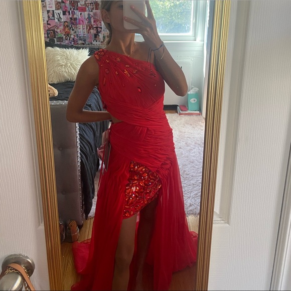 Gorgeous brand new embellished high-low rhinestone gown - Picture 2 of 8